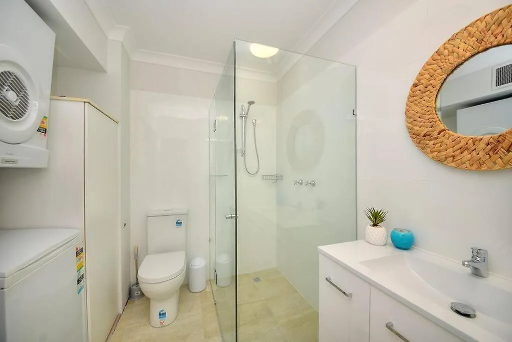 Beautiful 2 Bed Retreat 2 Min Walk To Tramline Apartment Gold Coast Australia